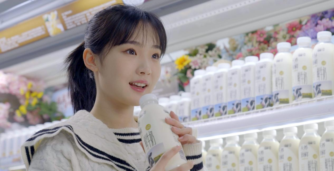 榮譽(yù)｜花花牛乳業(yè)集團(tuán)在2023河南品牌年會暨河南品牌傳播大會上斬獲三項(xiàng)殊榮