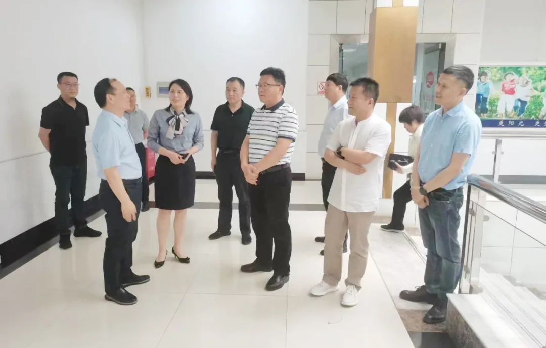 參觀拓思路 交流促發(fā)展 | 集團領(lǐng)導參加中乳協(xié)第二十九次年會暨中國（國際）乳業(yè)技術(shù)博覽會并到江西陽光乳業(yè)參觀座談