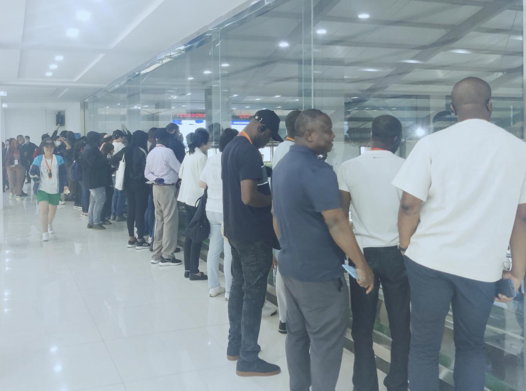 北京大學(xué)南南合作與發(fā)展學(xué)院教授、全球伙伴關(guān)系主任周詠梅一行蒞臨花花牛平輿瑞亞牧業(yè)參觀調(diào)研