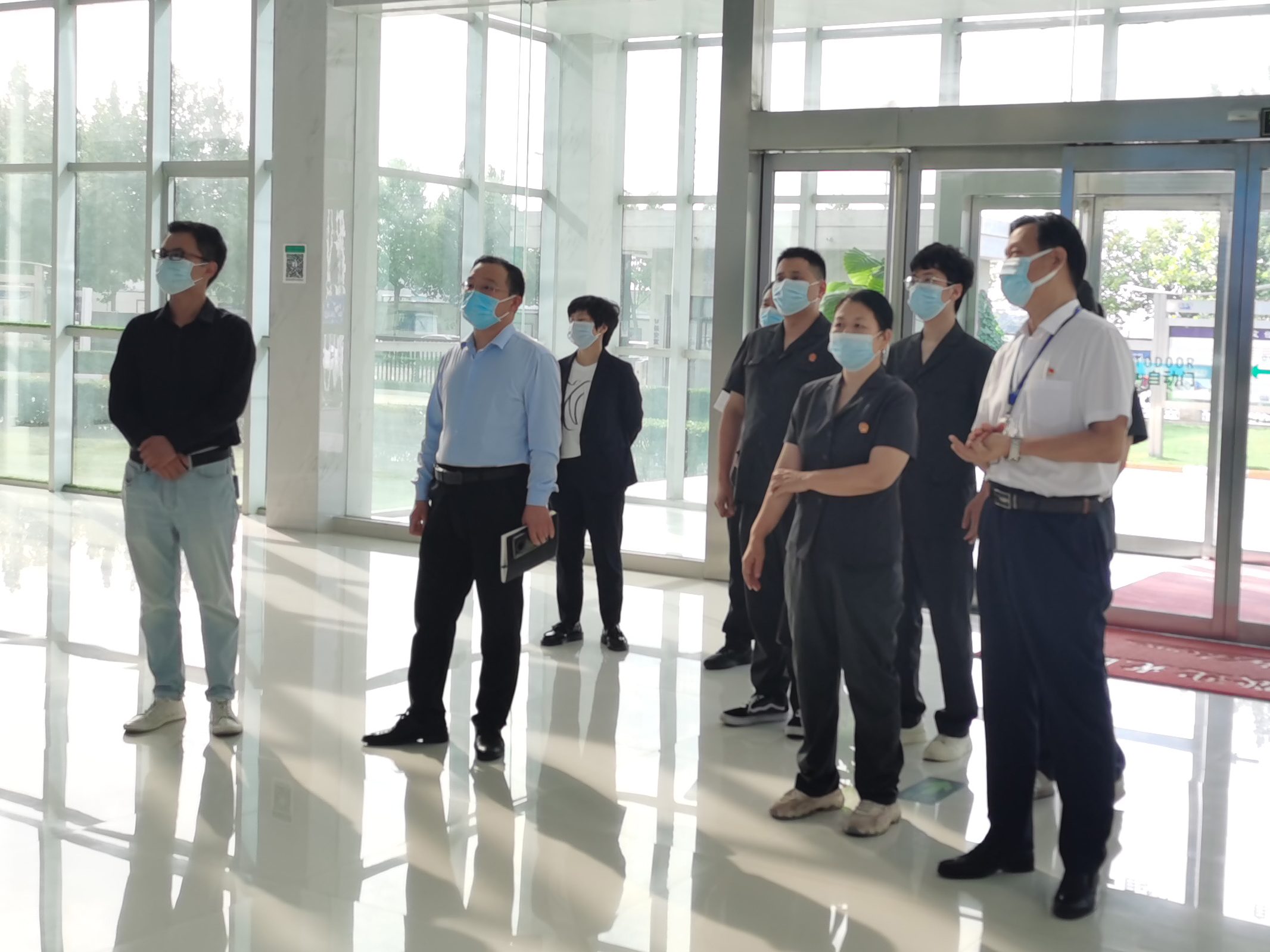 花花牛 | 鄭州市管城區(qū)法院知產審判服務企業(yè)座談會在花花牛乳業(yè)集團召開