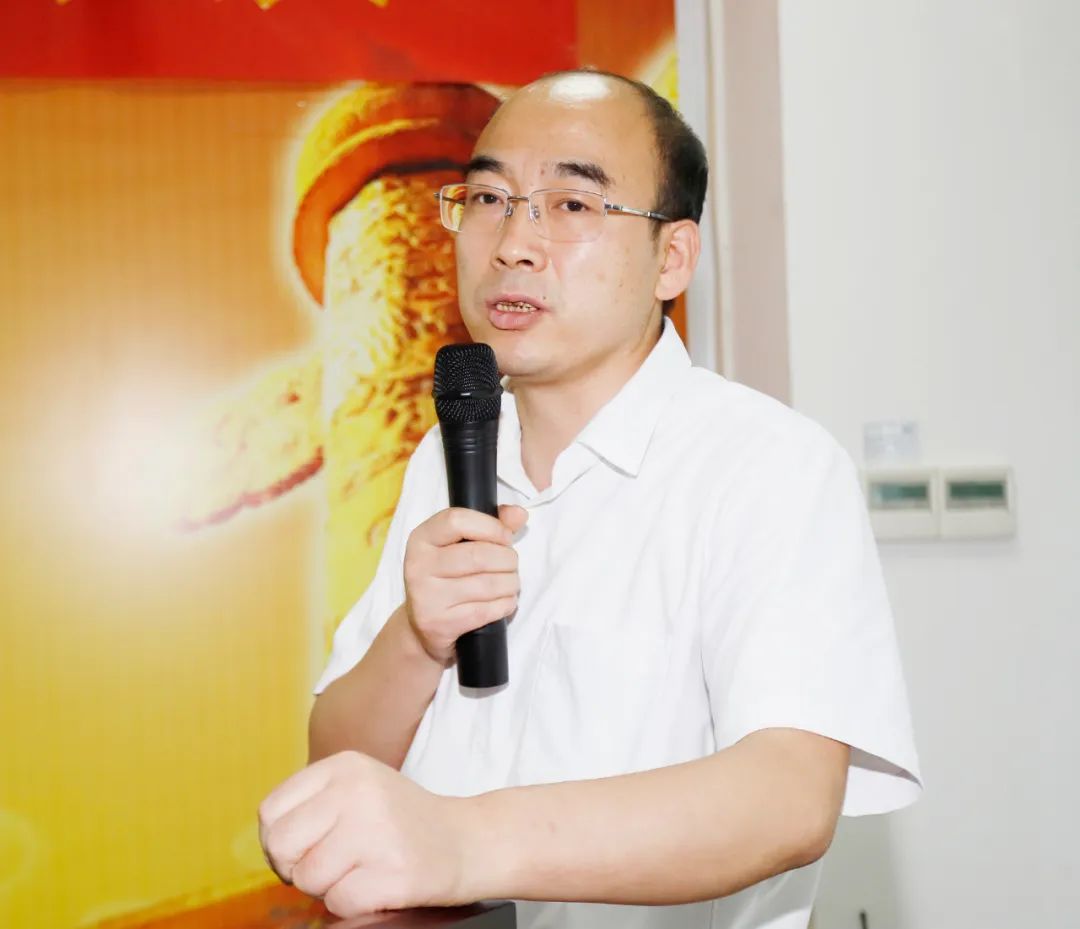 鼓足干勁·再創(chuàng)輝煌 | 花花牛乳業(yè)集團(tuán)召開(kāi)經(jīng)銷(xiāo)商座談會(huì) 鼓足干勁·再創(chuàng)輝煌 | 花花牛乳業(yè)集團(tuán)召開(kāi)經(jīng)銷(xiāo)商座談會(huì)