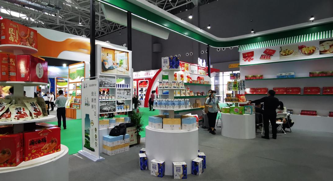 喜報(bào) | 花花牛輕覺酸奶榮獲第二十四屆中國(guó)農(nóng)產(chǎn)品加工業(yè)投資貿(mào)易洽談會(huì)金質(zhì)產(chǎn)品獎(jiǎng) 喜報(bào) | 花花牛輕覺酸奶榮獲第二十四屆中國(guó)農(nóng)產(chǎn)品加工業(yè)投資貿(mào)易洽談會(huì)金質(zhì)產(chǎn)品獎(jiǎng)