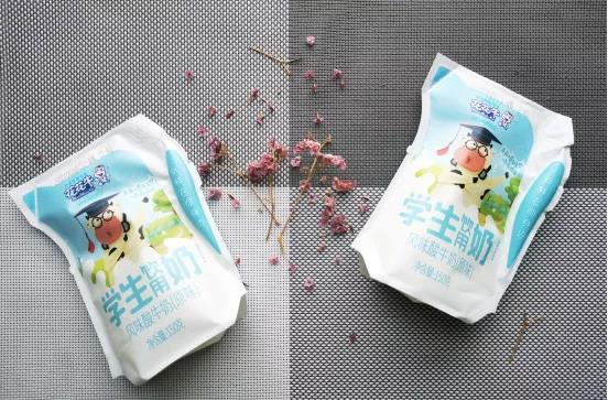 花花牛首款愛克林低溫學(xué)生飲用酸牛奶上市啦?。?！