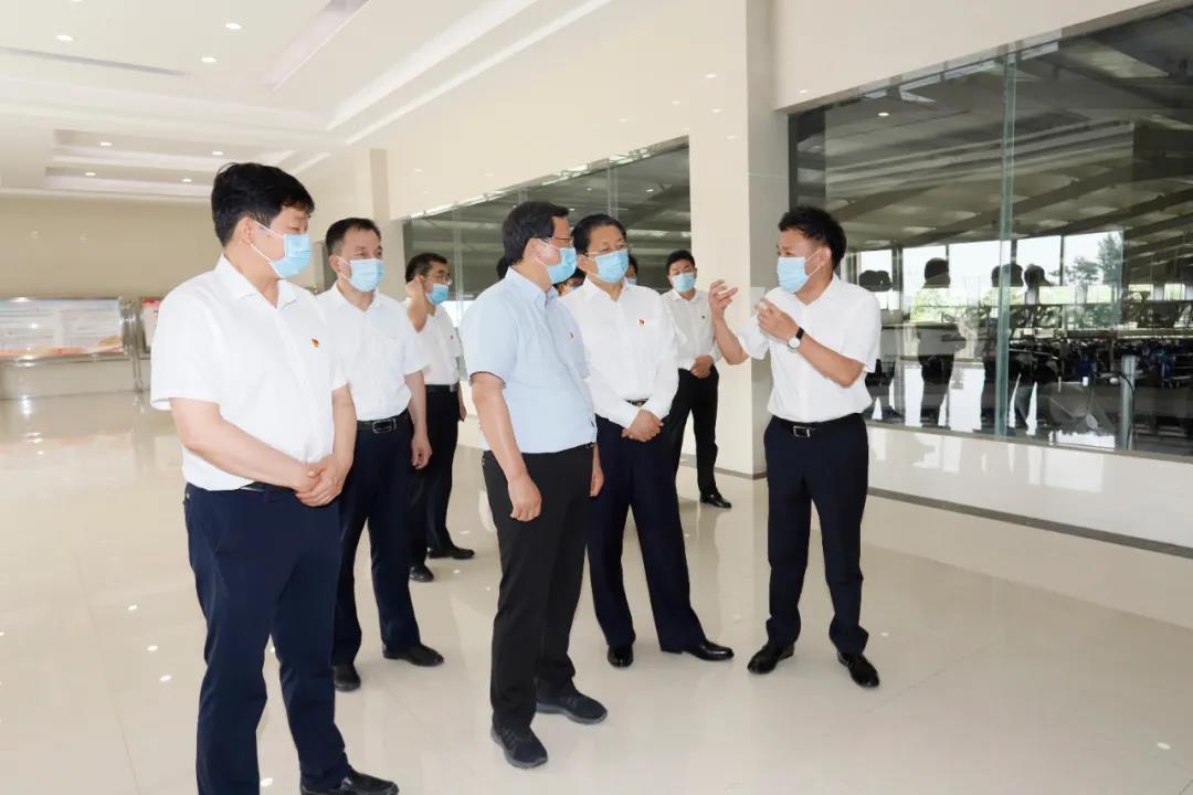 快訊 | 河南省委常委、省紀委書記、省監(jiān)委主任任正曉蒞臨花花牛乳業(yè)集團新蔡瑞亞牧場調(diào)研