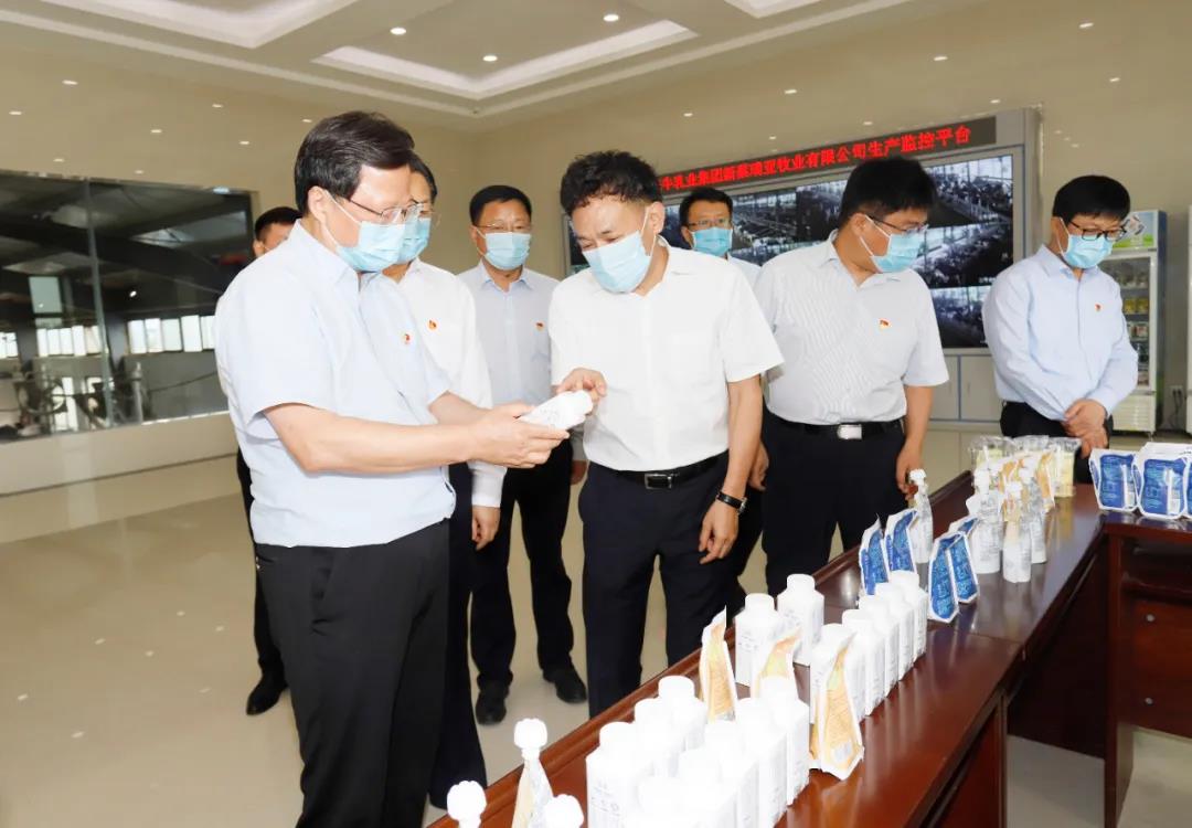 快訊 | 河南省委常委、省紀委書記、省監(jiān)委主任任正曉蒞臨花花牛乳業(yè)集團新蔡瑞亞牧場調(diào)研