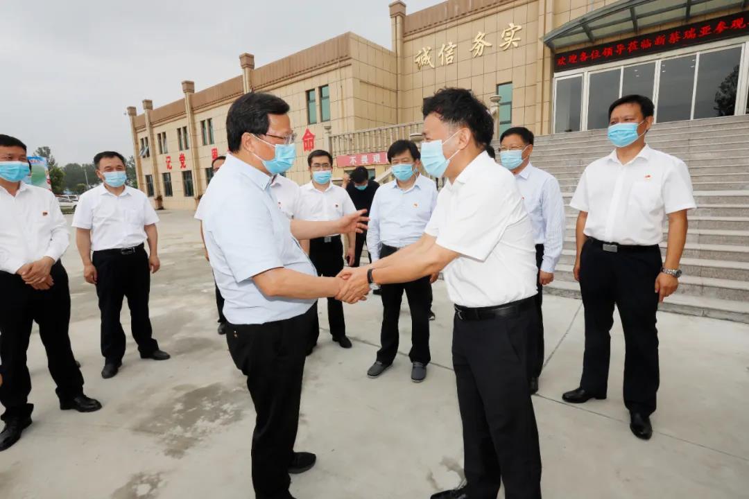 快訊 | 河南省委常委、省紀委書記、省監(jiān)委主任任正曉蒞臨花花牛乳業(yè)集團新蔡瑞亞牧場調(diào)研