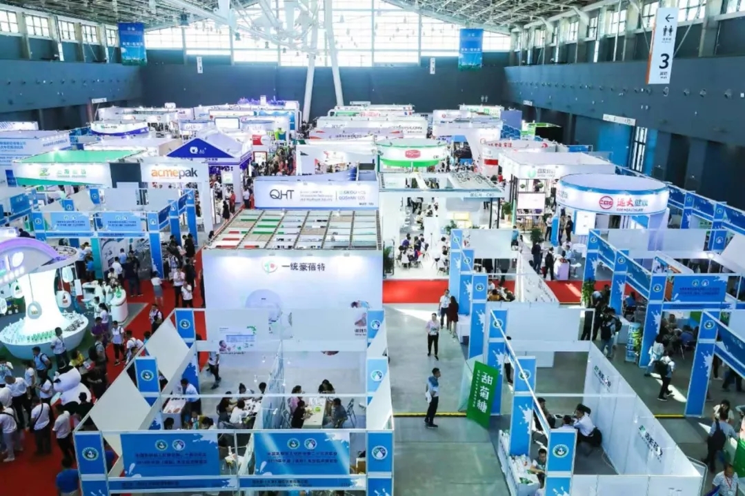 中國(guó)乳制品工業(yè)協(xié)會(huì)第二十五次年會(huì)召開！花花?？偛枚T峰獲“振興乳業(yè)領(lǐng)軍人”榮譽(yù)稱號(hào)