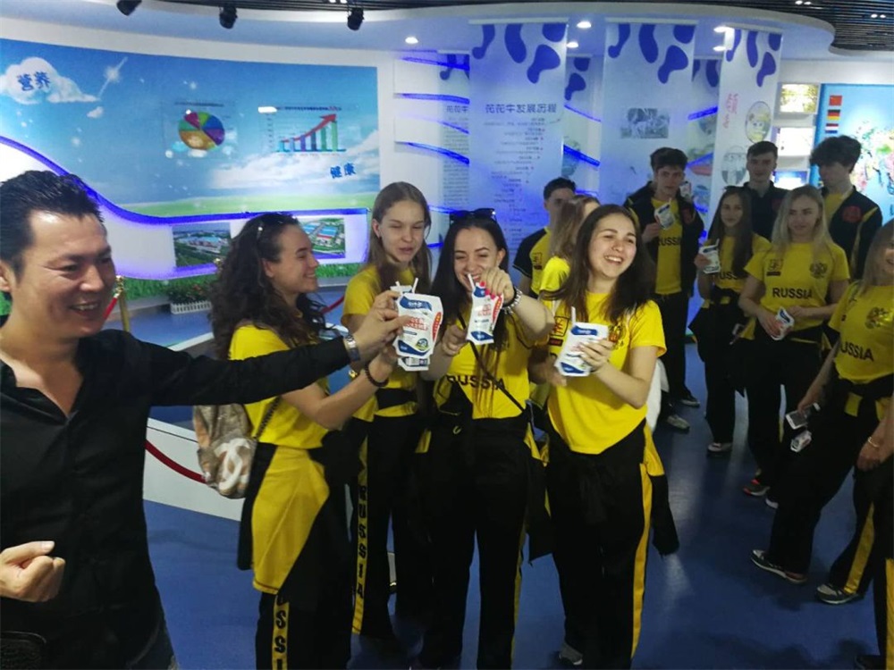 YDC河南中心全國(guó)第二屆“藍(lán)月獎(jiǎng)”暨“花花牛杯” 第七屆中俄舞蹈對(duì)抗賽五一勞動(dòng)節(jié)開賽 YDC河南中心全國(guó)第二屆“藍(lán)月獎(jiǎng)”暨“花花牛杯” 第七屆中俄舞蹈對(duì)抗賽五一勞動(dòng)節(jié)開賽