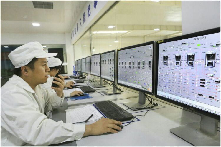 走進(jìn)工廠 走進(jìn)工廠