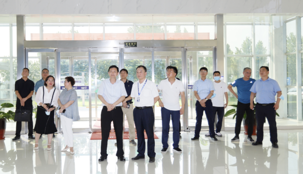 快訊|鄭州市二七區(qū)委副書記、區(qū)長(zhǎng)虎榮鑫蒞臨河南花花牛乳業(yè)集團(tuán)調(diào)研