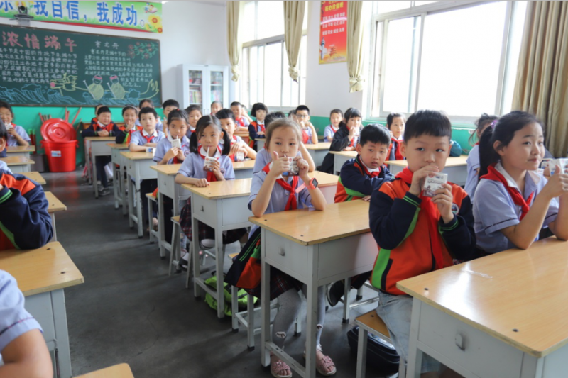 做好一杯放心奶 ——“花花?！背砷L(zhǎng)記