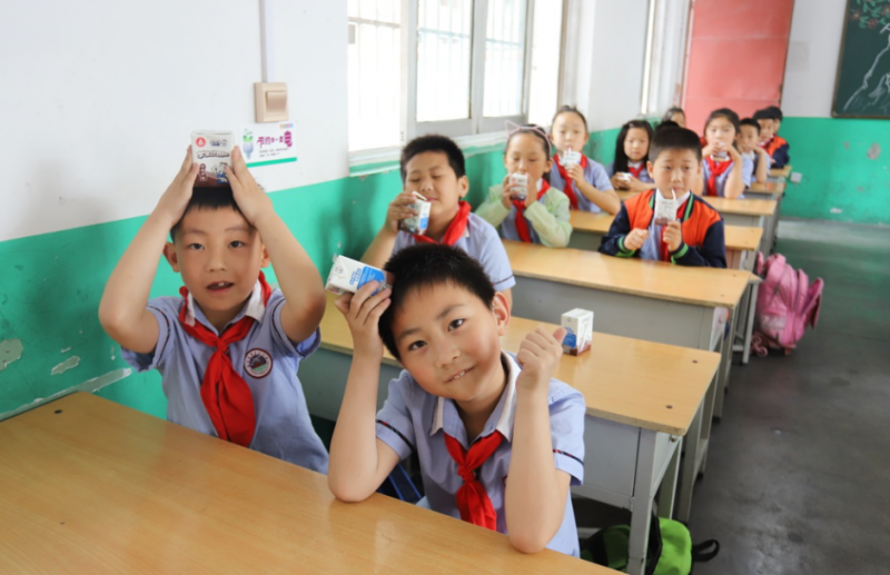 花花牛|六一關(guān)愛(ài)兒童，讓愛(ài)灑滿人間