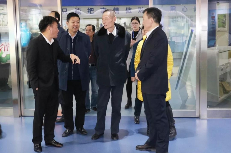 中國奶業(yè)協會高鴻賓會長蒞臨花花牛指導工作